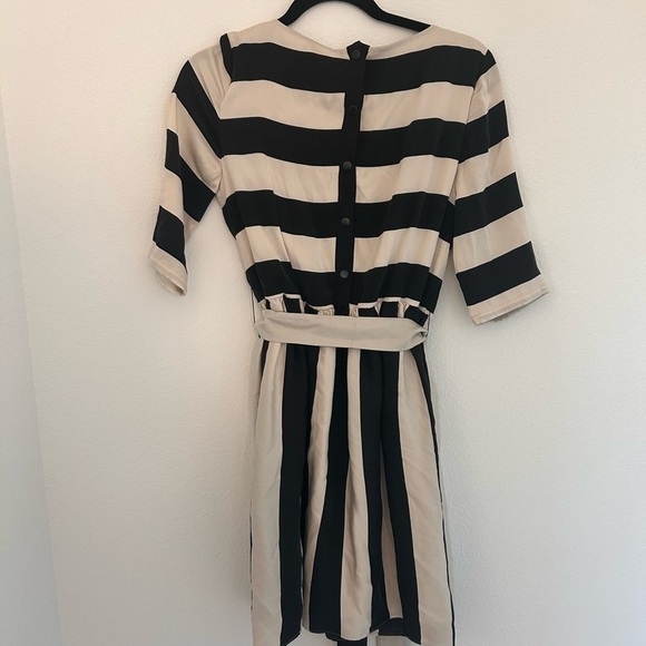Alice Olivia Stripe Dress Small Black White Button Down Back Silk Tie Waist - Picture 5 of 9